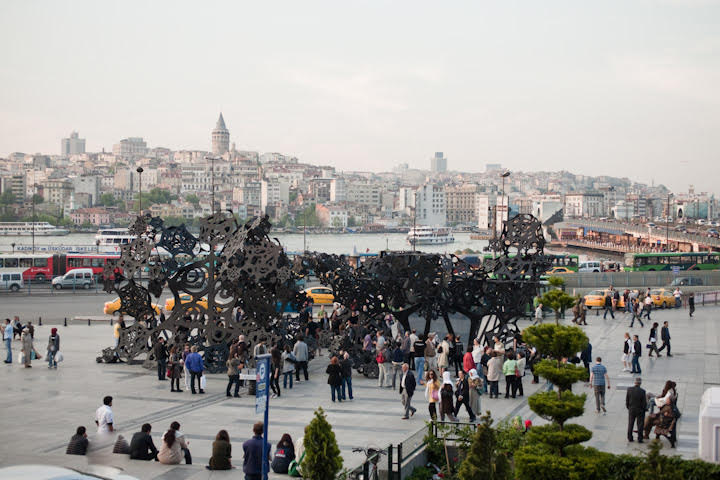 Morning Line. 2010. Sculpture by Matthew Ritchie.